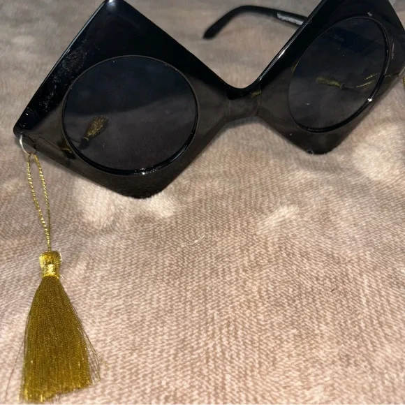 Graduation Cap Glasses - Picture 2 of 6